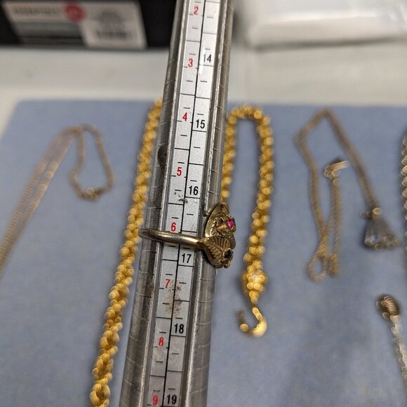 Gold Tone Jewelry Lot Necklaces & Ring 5 Piece Lot - Picture 7 of 9